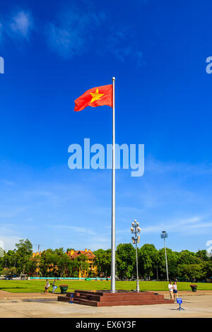 Vietnam-Flagge in Ho-Chi-Minh Mausoleum in Hanoi, Vietnam am 26. Mai 2015 Stockfoto