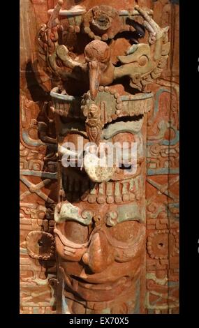 Maya-Räucherstäbchen-Halter mit ein Bildnis eines Gottes für rituellen Opfergaben verwendet. Von Palenque, Chiapas, Mexiko 600-900AD Stockfoto