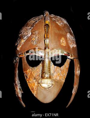 Sutton Hoo Helm angelsächsischen, frühen 7. Jahrhundert n. Chr.. Nur vier komplette Helme sind aus Anglo-Saxon England bekannt: Sutton Hoo, Benty Grange, Wollaston und York. Stockfoto