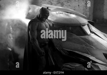 Batman-V Superman Dawn of Justice ist eine bevorstehende amerikanischen Superhelden-Film mit den Charakteren von DC Comics Batman und Superman.  Dieses Foto ist nur zu redaktionellen Zwecken und unterliegen dem Copyright von der Filmgesellschaft und/oder der Fotograf von dem Film oder der Firma zugeordnet und kann nur durch Veröffentlichungen im Zusammenhang mit der Förderung der oben genannten Film reproduziert werden. Eine obligatorische Gutschrift auf die Filmgesellschaft ist erforderlich. Der Fotograf sollte auch angerechnet werden, wenn bekannt. Stockfoto