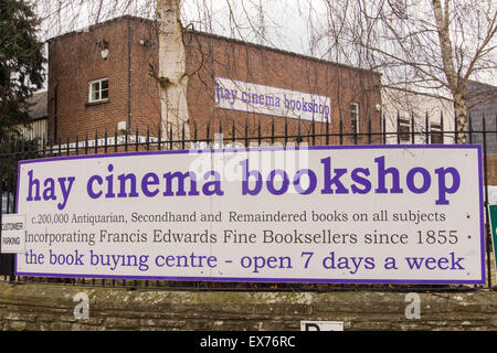 Eine Buchhandlung in Hay on Wye, berühmt für seine Antiquariaten, Powys, Wales. Stockfoto