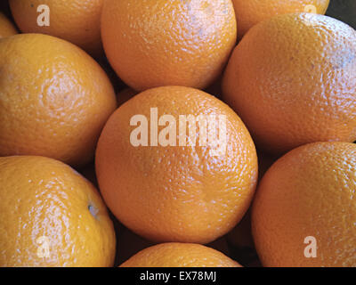 Orangen auf dem Markt Stockfoto