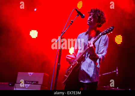 Dover, Deleware, USA. 18. Juni 2015. Musiker LUKE PRITCHARD von The Kooks führt live auf der Bühne in der Firefly-Musik-Festival in Dover, Delaware © Daniel DeSlover/ZUMA Draht/Alamy Live News Stockfoto