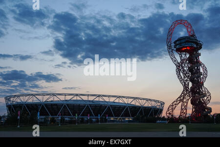 Queen Elizabeth Olympic Park bei Sonnenuntergang, London England Vereinigtes Königreich UK Stockfoto