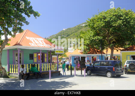 Die Taxizentrale und ein Teil des Dorfes Kunsthandwerk in Road Town, Tortola, Virgin Islands Stockfoto