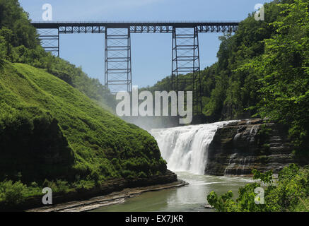 Genssee Fluss. Upper Falls. Letchworth State Park, Kastilien, New York, USA. Stockfoto