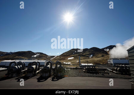 Sonne über Hellisheidi Geothermie kombinierte Heizkraftwerk Hengill Island Stockfoto