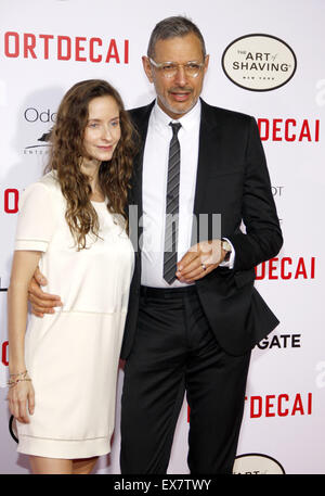 Jeff Goldblum und Emilie Livingston an der Los-Angeles-premiere von "Mortdecai" an der TCL Chinese Theater in Hollywood statt. Stockfoto