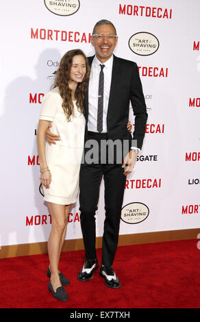 Jeff Goldblum und Emilie Livingston an der Los-Angeles-premiere von "Mortdecai" an der TCL Chinese Theater in Hollywood statt. Stockfoto