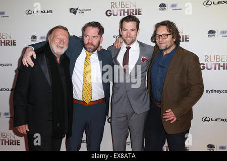 Sydney, Australien. 9. Juli 2015. Ruben Guthrie Besetzung & Crew, L-r: Schauspieler Jack Thompson, Regisseur/Drehbuchautor Brendan Cowell, Schauspieler, Patrick Brammall und Schauspieler Jeremy Sims auf dem roten Teppich bei The Ritz, 45 St. Paul Street, Randwick für die Gala-Vorführung des Films "Ruben Guthrie" ankommen. Kredit: Kredit: Richard Milnes/Alamy Live-Nachrichten Stockfoto