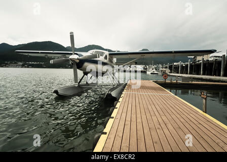 Wasserflugzeug am Dock in Juneau, Alaska Stockfoto