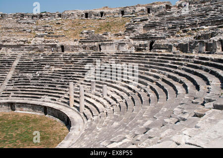 Milet war eine antike griechische Stadt, die aus dem 8. Jahrhundert v. Chr. im Westen heute Türkei floriert. Das Theater hatte 25000 Sitz Stockfoto