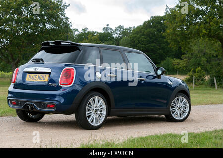 2015-Mini Cooper S 5-Türer Stockfoto