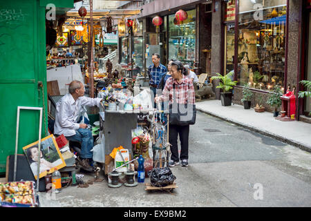 Marktstand am Cat Street Market, Hongkong, China Stockfoto