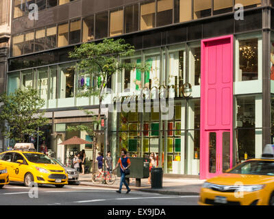 Charmante Charlie, Damenmode Shop-Eingang an der Fifth Avenue, New York Stockfoto