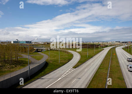 Reykjavik Stadt Ringstraße Hringvegur und inländischen Flughafen Straße Island Stockfoto