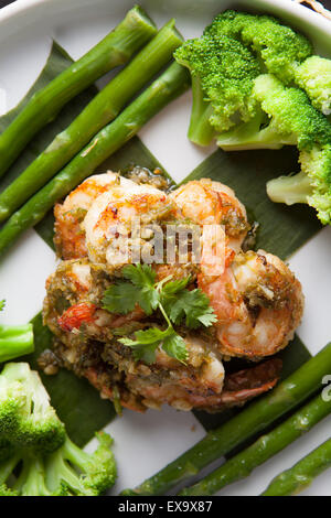 Shrimp Scampi mit Gemüse Stockfoto