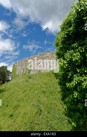 Hohe Aussicht auf Carisbrooke Castle, Halten, Mote, Zinnen, Carisbrooke, nr Newport, Isle of Wight, England, UK, GB. Stockfoto