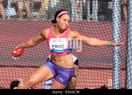 Lausanne, Schweiz. 9. Juli 2015. Perez Yaimi Kubas konkurriert während der Frauen Diskus Match bei 2015 IAAF Diamond League Leichtathletik in Lausanne, Schweiz, am 9. Juli 2015. Perez Yaimi behauptete den Titel mit 67,13 Meter. Bildnachweis: Xu Jinquan/Xinhua/Alamy Live-Nachrichten Stockfoto