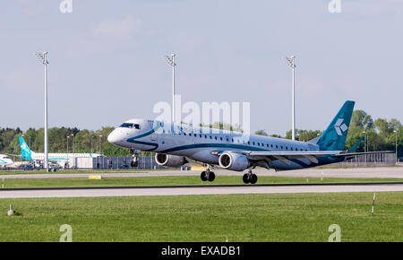 Air Dolomiti Embraer ERJ-195-200LR, Registrierungsnummer ich-ADJK, landet auf dem Flughafen München, München, Bayern, Oberbayern Stockfoto