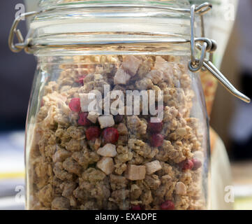 Müsli ist eine gesunde Ernährung für starken Menschen Stockfoto