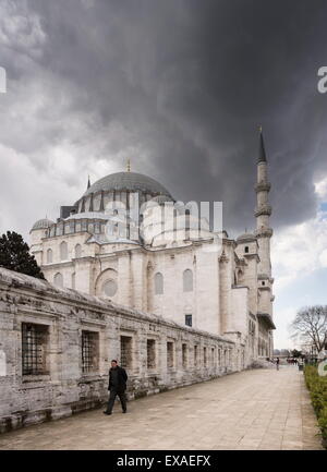 Außenseite der Süleymaniye-Moschee, UNESCO-Weltkulturerbe, Istanbul, Türkei, Europa Stockfoto