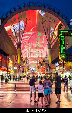 Die Fremont Experience Decke Digitalanzeige über Fremont Street, Las Vegas, Nevada, Vereinigte Staaten von Amerika, Nordamerika Stockfoto