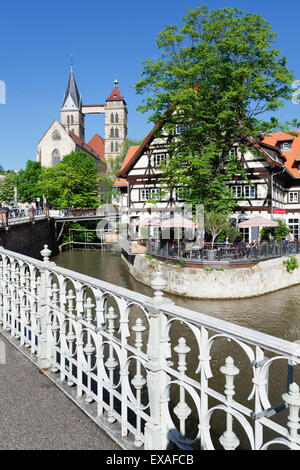 Blick über Wehrneckarkanal Chanel St. Dionysius Kirche (Stadtkirche St. Dionys), Esslingen, Baden-Württemberg, Deutschland Stockfoto