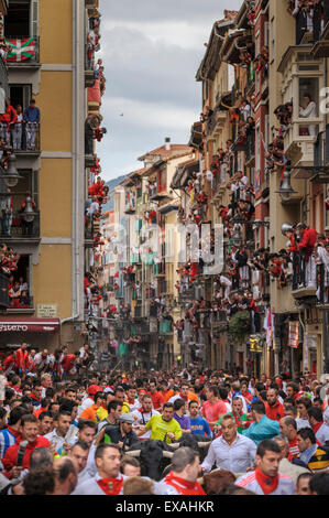 Laufen der Stiere, Festival von San Fermin, Pamplona, Navarra, Spanien, Europa Stockfoto