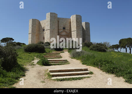 Castel del Monte, achteckige Burg gebaut für Kaiser Frederick II in der 1240s, UNESCO-Weltkulturerbe, Apulien, Italien Stockfoto