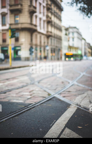Mailand-Stadtlandschaft, die farbigen Hintergrund unscharf Stockfoto