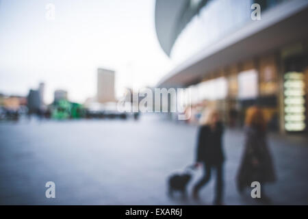 Mailand-Stadtlandschaft, die farbigen Hintergrund unscharf Stockfoto