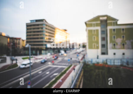 Mailand-Stadtlandschaft, die farbigen Hintergrund unscharf Stockfoto