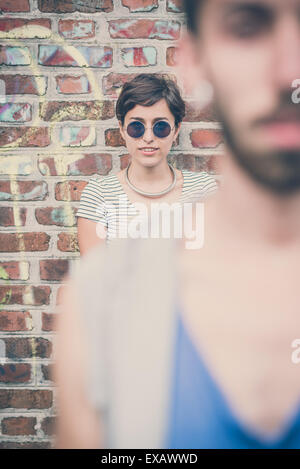 junge Hipster-Frau in der Stadt Stockfoto