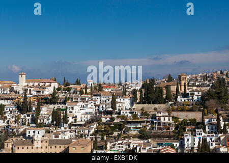 Ansicht des arabischen Viertels (el Albaicin) von der Stadt von Granada aus der Alhambra-Palast - Granada, Spanien Stockfoto