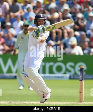 CARDIFF, WALES - Juli 10: Ian Bell von England spielt einen Schuss bei Tag drei des 1. Investec Asche Test-Match zwischen England und Australien im SWALEC Stadion am 10. Juli 2015 in Cardiff, Vereinigtes Königreich. (Foto von Mitchell Gunn/ESPA) Stockfoto