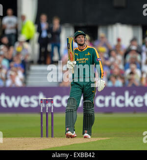 Nottingham, UK. 10. Juli 2015. NatWest T20 Blast. Nottinghamshire und Derbyshire. Alex Hales feiert seines Jahrhunderts. Bildnachweis: Aktion Plus Sport/Alamy Live-Nachrichten Stockfoto