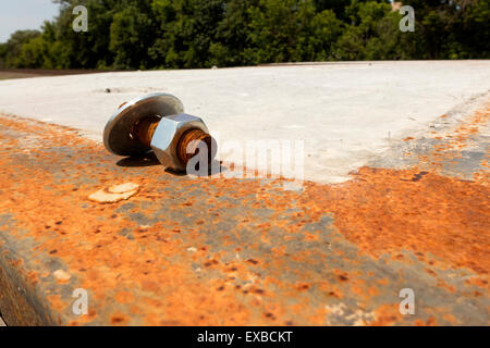 Rostige Schraube und Mutter. Stockfoto