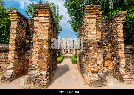 Wat Sri Sawat Tempel in Sukhothai Historical Park, Zentrum von Thailand. Stockfoto