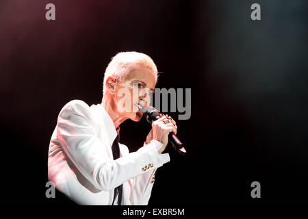 Locarno, Schweiz. 10. Juli 2015. Marie Fredriksson des schwedischen pop-Rock-Duos Roxette im Bild auf der Bühne, wie sie am Moon and Stars Festival 2015 in Locarno durchzuführen. © Roberto Finizio/Pacific Press/Alamy Live-Nachrichten Stockfoto