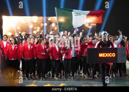 Toronto, Ontario, Kanada. 11. Juli 2015. 10. Juli 2015 - Toronto, Kanada - Team Mexiko tritt die Pan bin Kuppel während der Eröffnungszeremonie der Pan bin Games in Toronto, Kanada. Bildnachweis: James Macdonald/ZUMA Draht/Alamy Live-Nachrichten Stockfoto