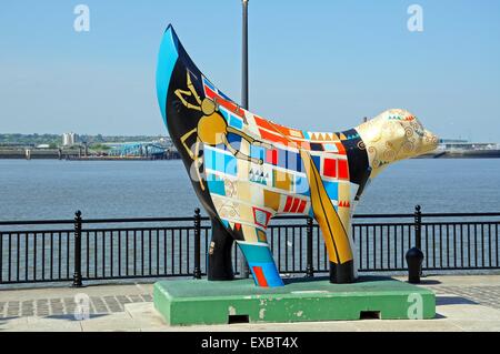 Superlambanana entlang der Uferstraße am Molenkopf, Liverpool, Merseyside, England, UK, Westeuropa. Stockfoto