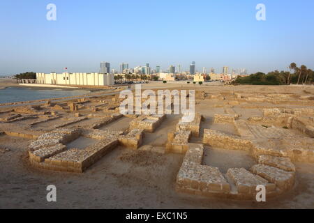 Bahrain Fort Museum mit Ausgrabungen der Dilmun-Ära Ruinen vor, Königreich von Bahrain Stockfoto