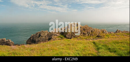 Bank der Seenebel Annäherung an die Insel Fund Stockfoto