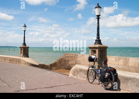 Touring Fahrrad - Ryde, der Isle Of Wight, Großbritannien Stockfoto