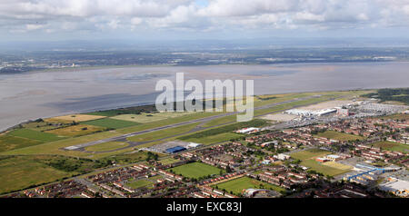 Luftaufnahme der Liverpool John Lennon Airport, Merseyside, UK Stockfoto
