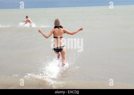 Milwaukee Eisbär Eisbär stürzen Lake Michigan in Milwaukee, Wisconsin Stockfoto