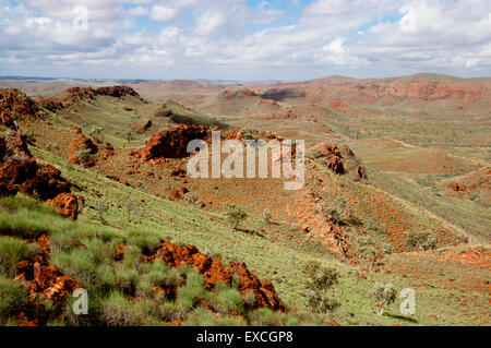 Eisenerz-Felsen - australische Outback Stockfoto