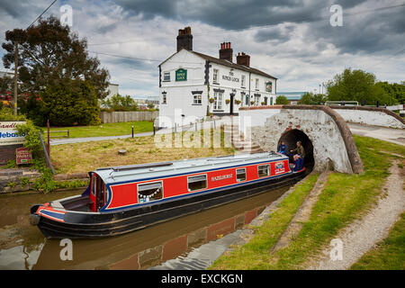 Kings Lock Inn Middlewich Kanal in Cheshire Stockfoto