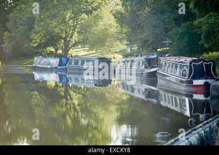 Morings auf dem Trent und Mersey Kanal in der Nähe von The Anderton Boot Lift ist ein zwei Caisson Aufzug Schloss in der Nähe des Dorfes Anderton, Stockfoto